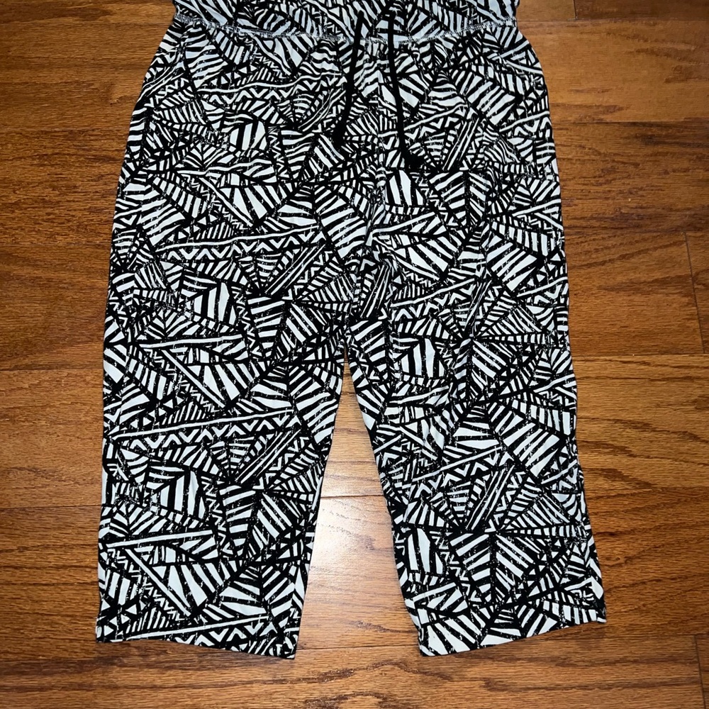 Womens black and white capris soft pants